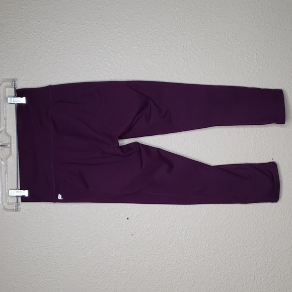 Fabletics Powerhold Cropped Purple High Rise Athletic Leggings Pants Size XS - Picture 4 of 13